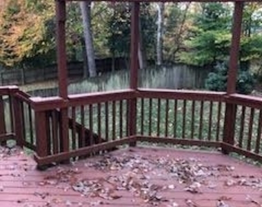 5106 Higgins Drive - Photo Thumbnail 6