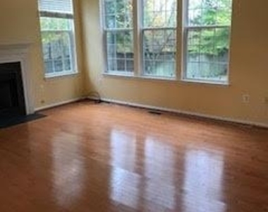5106 Higgins Drive - Photo Thumbnail 12