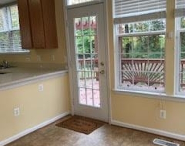 5106 Higgins Drive - Photo Thumbnail 11