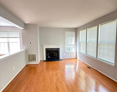 5106 Higgins Drive - Photo Thumbnail 4