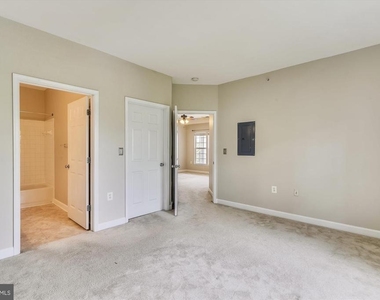 22611 Blue Elder Terrace - Photo Thumbnail 17
