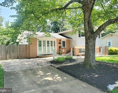 4517 Mayfield Drive - Photo Thumbnail 2