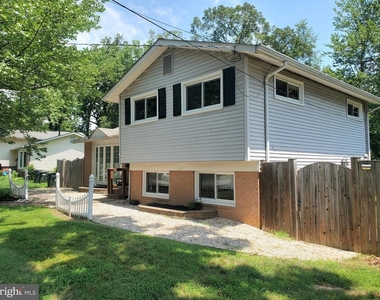 4517 Mayfield Drive - Photo Thumbnail 4