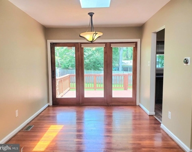 4517 Mayfield Drive - Photo Thumbnail 7