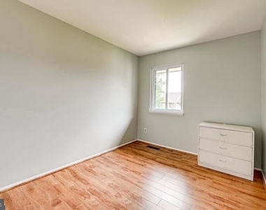 1805 Westwind Way - Photo Thumbnail 18