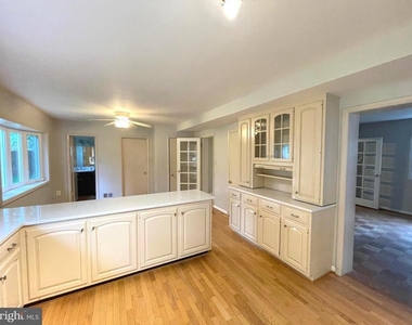 6933 Tyndale Street - Photo Thumbnail 7