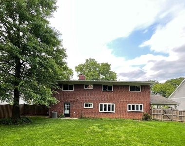 6933 Tyndale Street - Photo Thumbnail 1