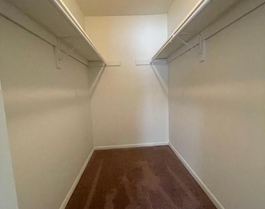 3828 Miramonte Place - Photo Thumbnail 16