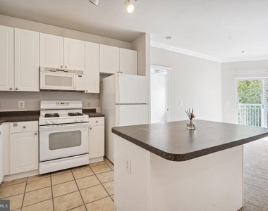 9490 Virginia Center Boulevard - Photo Thumbnail 1