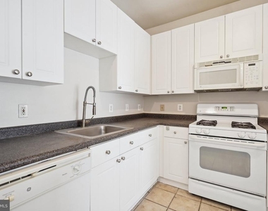 9490 Virginia Center Boulevard - Photo Thumbnail 3