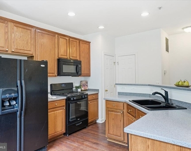 13666 Salk Street - Photo Thumbnail 6