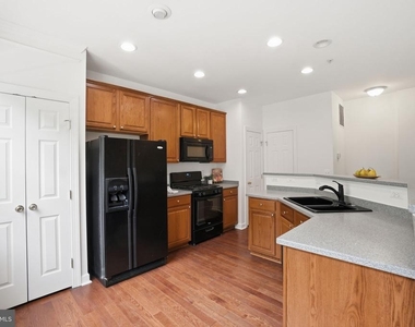 13666 Salk Street - Photo Thumbnail 5