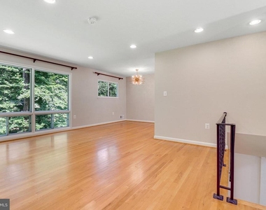 5019 Fleming Drive - Photo Thumbnail 5
