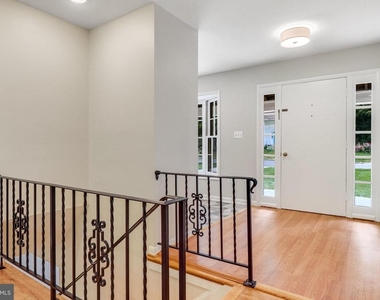 5019 Fleming Drive - Photo Thumbnail 7