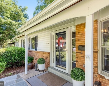 5019 Fleming Drive - Photo Thumbnail 3