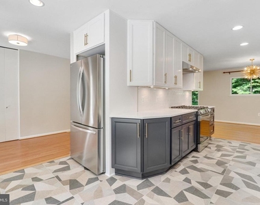5019 Fleming Drive - Photo Thumbnail 12