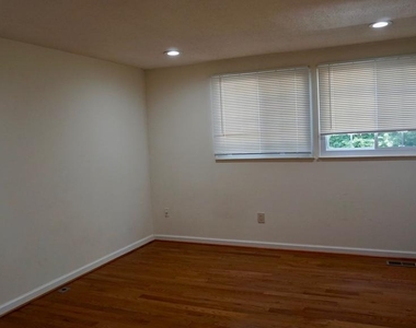 8179 Curving Creek Court - Photo Thumbnail 12