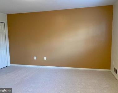 6802 Dina Leigh Court - Photo Thumbnail 22