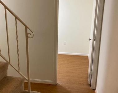 6802 Dina Leigh Court - Photo Thumbnail 39