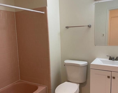 6802 Dina Leigh Court - Photo Thumbnail 31
