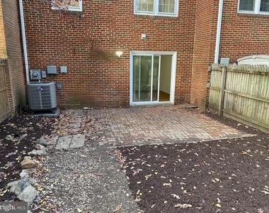6802 Dina Leigh Court - Photo Thumbnail 49