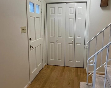 6802 Dina Leigh Court - Photo Thumbnail 2