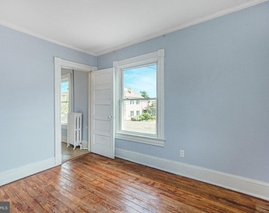 1004 Prince Edward Street - Photo Thumbnail 2