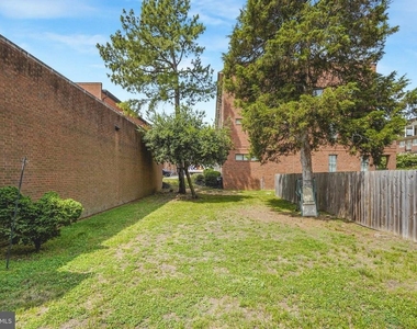 1004 Prince Edward Street - Photo Thumbnail 12