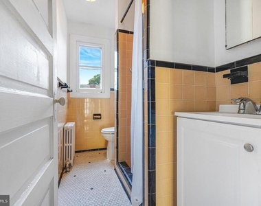 1004 Prince Edward Street - Photo Thumbnail 4