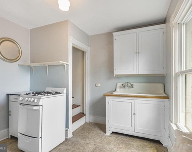 1004 Prince Edward Street - Photo Thumbnail 5