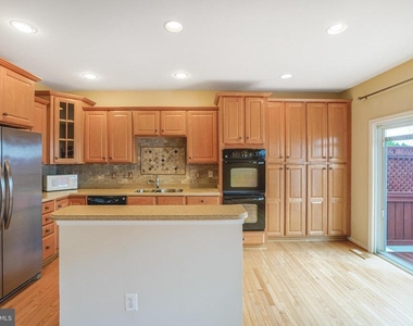 1606 Wilcox Avenue - Photo Thumbnail 11