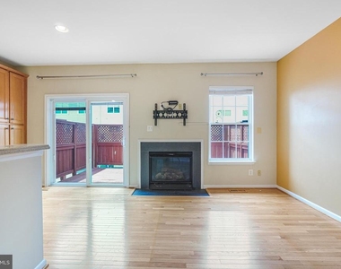 1606 Wilcox Avenue - Photo Thumbnail 8