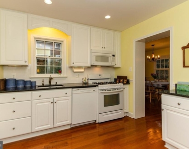 1308 Tracy Place - Photo Thumbnail 24