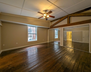 112 E Cameron Street - Photo Thumbnail 11