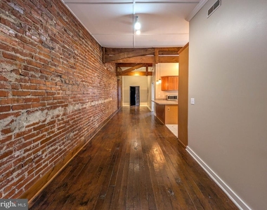 112 E Cameron Street - Photo Thumbnail 6