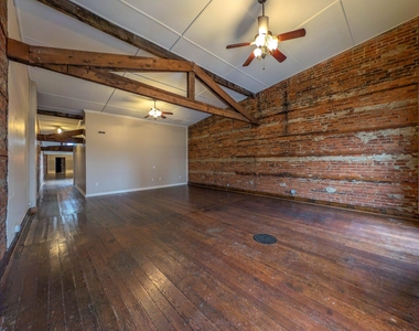 112 E Cameron Street - Photo Thumbnail 14