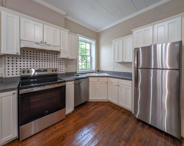 170 E Davis Street - Photo Thumbnail 6