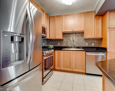 851 N Glebe Road - Photo Thumbnail 8