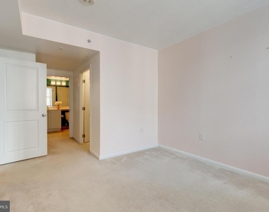 851 N Glebe Road - Photo Thumbnail 30