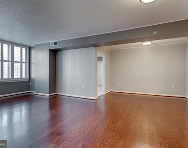 851 N Glebe Road - Photo Thumbnail 12
