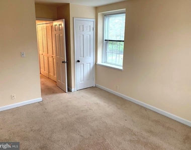 3007 S Buchanan Street - Photo Thumbnail 11