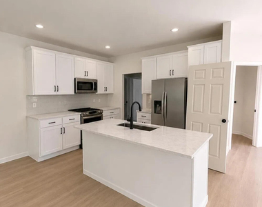 6511 S State Road - Photo Thumbnail 6