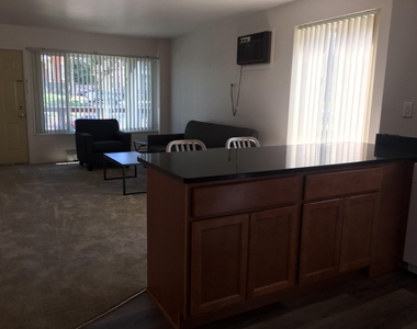 912 Oakland Avenue - Photo Thumbnail 1