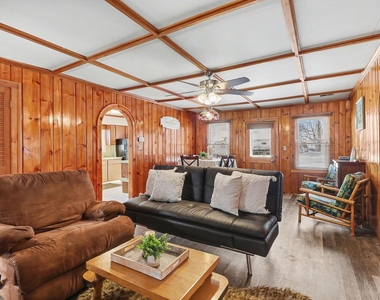 11637 Algonquin Drive - Photo Thumbnail 8