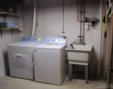 3238 Alpine Drive - Photo Thumbnail 11