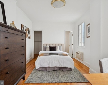 1512 Spruce Street - Photo Thumbnail 8