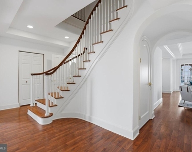 1512 Spruce Street - Photo Thumbnail 5
