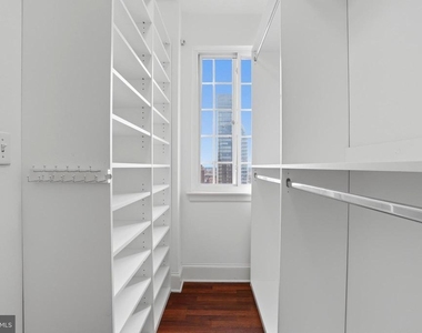 1512 Spruce Street - Photo Thumbnail 13