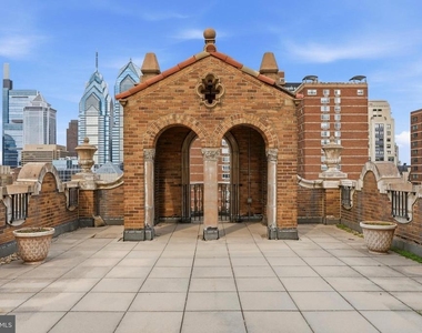 1512 Spruce Street - Photo Thumbnail 17