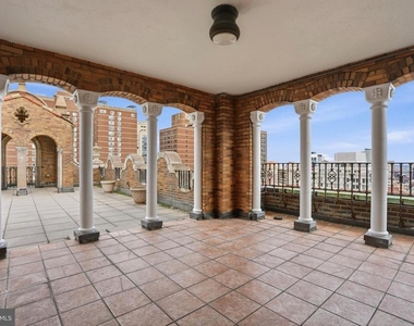 1512 Spruce Street - Photo Thumbnail 15